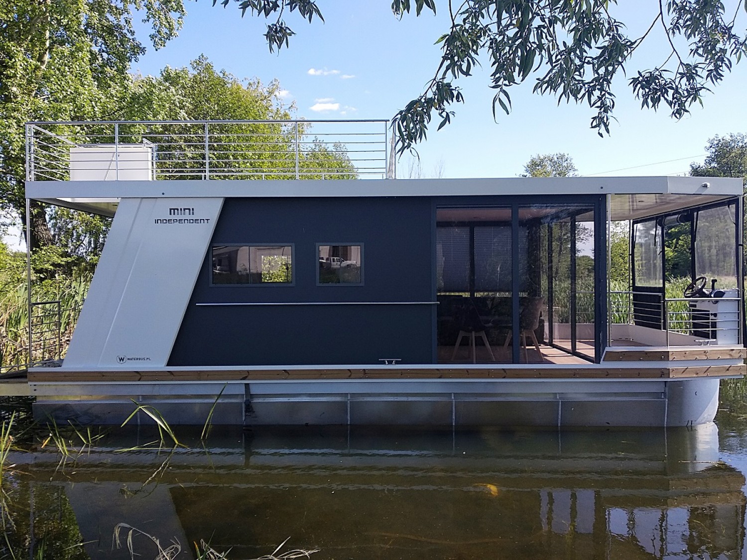 slider 8 House Boat Independant Mini